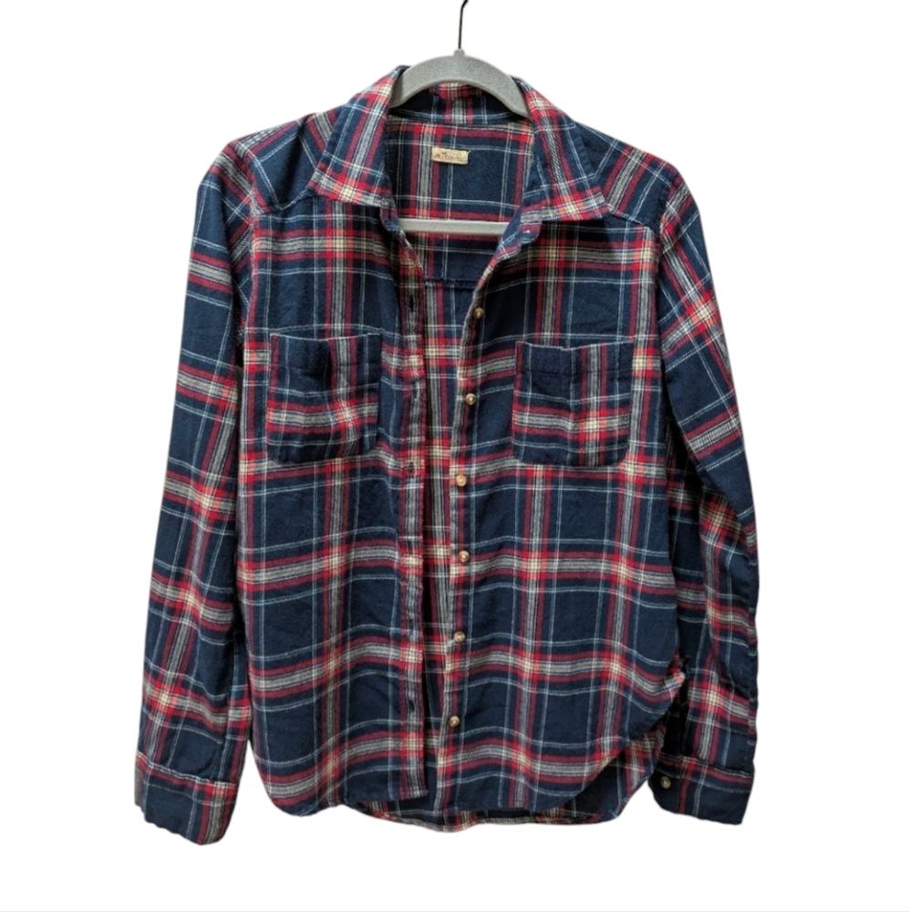 Hollister women's navy and red plaid shirt size small